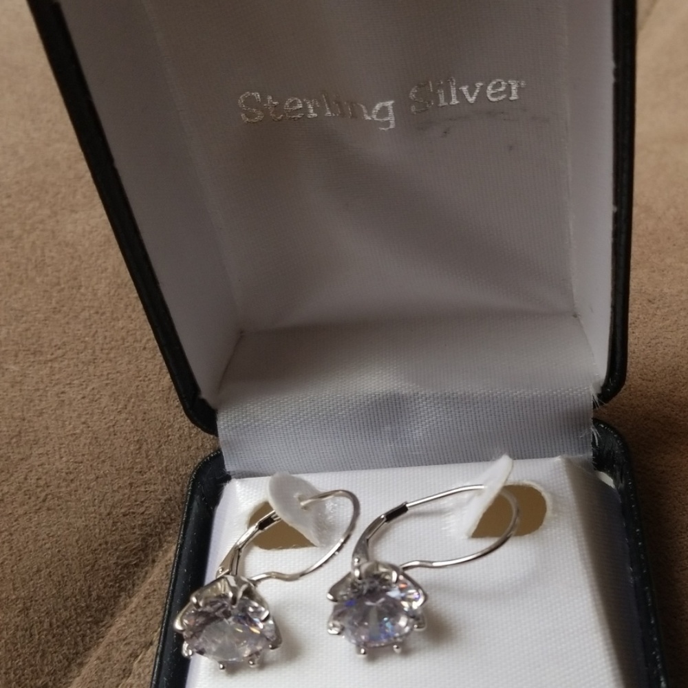 Earrings - Picture 3 of 3